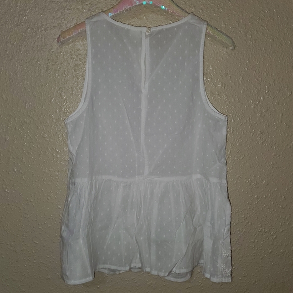 Women's Cute Old Navy Sleeveless Peplum Boho Top - Ivory Dot & Crochet Detail - Picture 8 of 9